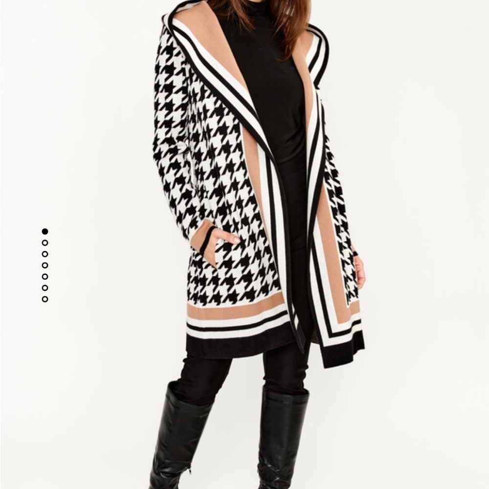 Like New Frank Lyman Design Houndstooth Cardigan - Black, White, Tan, Medium